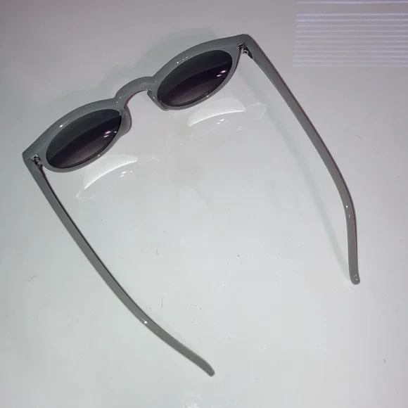 Assorted Fashion Trendy Sunglasses | 3 Pairs: Round, Cat Eye & Clubmaster Styles - Picture 3 of 7